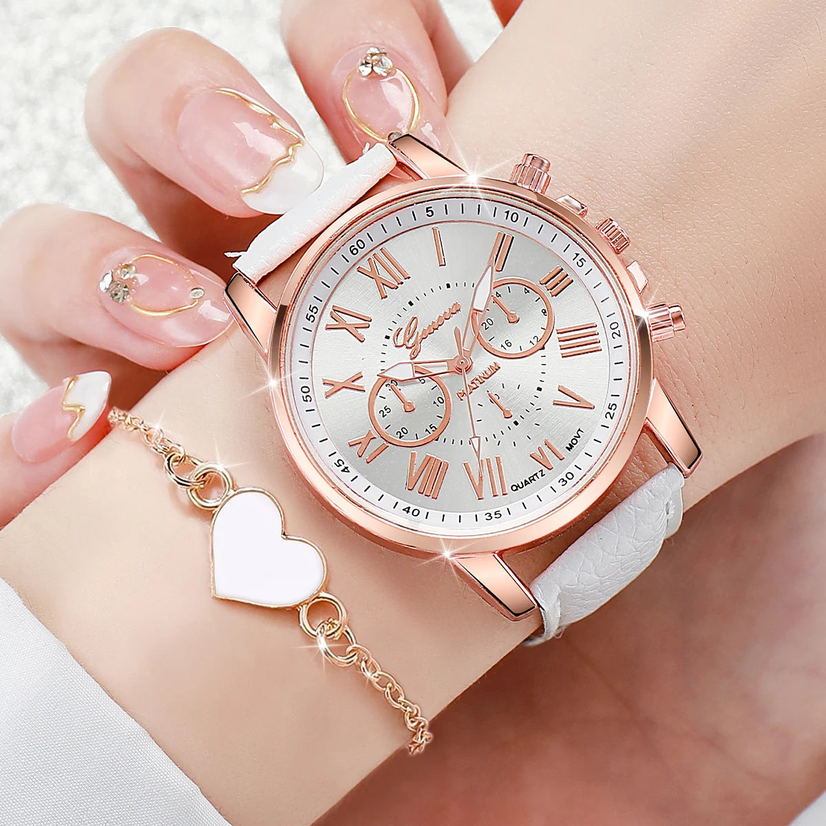 4PCS/Set Couple's Watches Fashion Roma Dial Women Quartz Watch Leather Band Wristwatches Heart Bracelets Set(Without Box)